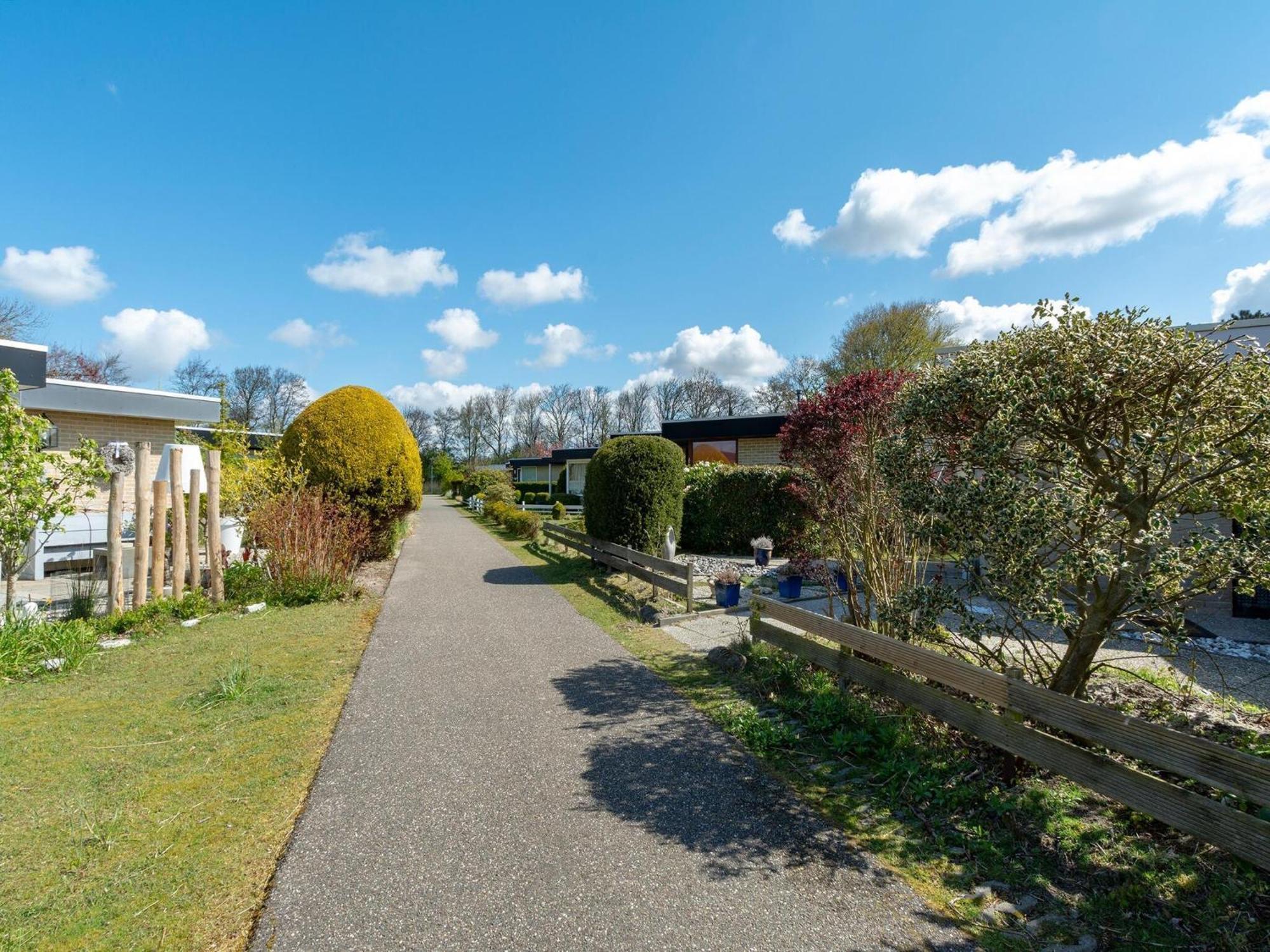 Holiday Home With Fabulous Garden Sint Maartensvlotbrug Extérieur photo